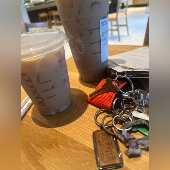 Meet your Posher, Maggie💕 - Picture 3 of 8